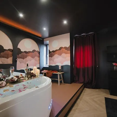 Mile Et Nuit Jacuzzi Privee Situe A 5 Min Du Centre De Place De Stationnement Possible Lejlighed *