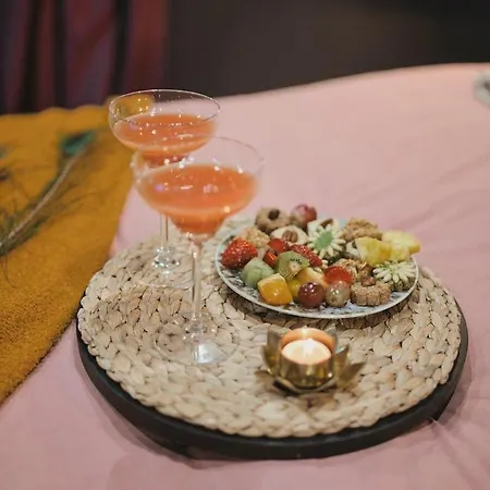 Mile Et Nuit Jacuzzi Privee Situe A 5 Min Du Centre De Place De Stationnement Possible Mulhouse