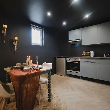 Mile Et Nuit Jacuzzi Privee Situe A 5 Min Du Centre De Place De Stationnement Possible * Mulhouse