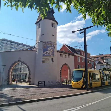 Mile Et Nuit Jacuzzi Privee Situe A 5 Min Du Centre De Place De Stationnement Possible * Mulhouse